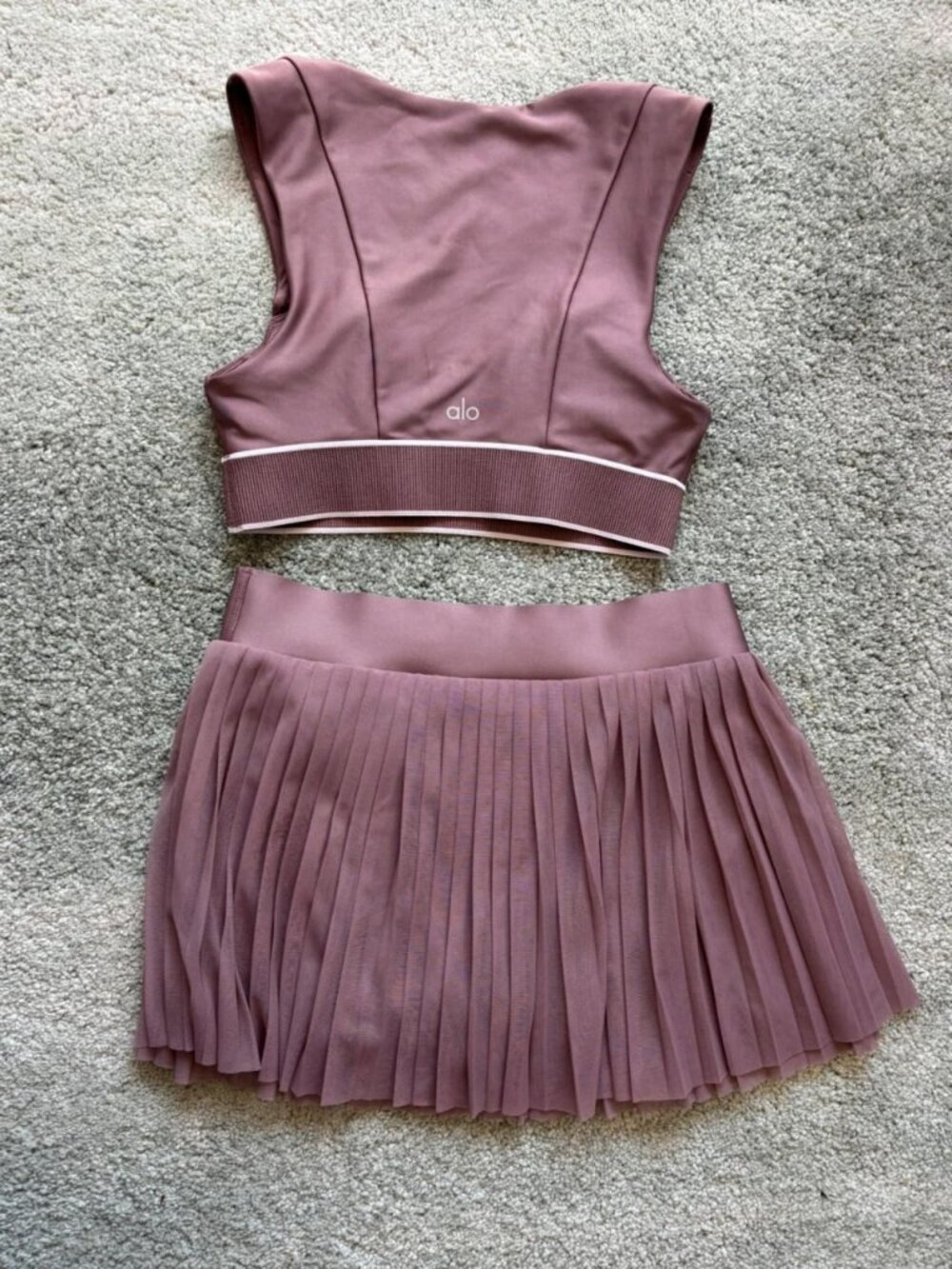 Alo Yoga Tennis Set S Smokey Quartz - Picture 2 of 6